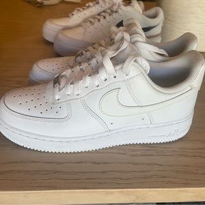 Nike women’s Air Force one white US size 9